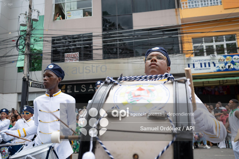 DESFILE CIVICO MILITAR ESMERALDAS
