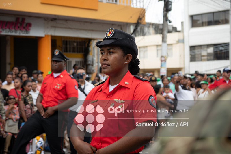 DESFILE CIVICO MILITAR ESMERALDAS