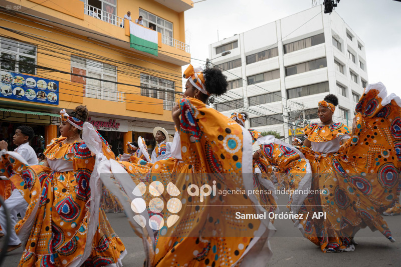 DESFILE CIVICO MILITAR ESMERALDAS