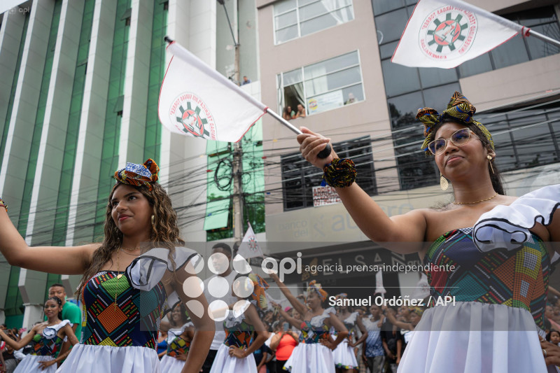 DESFILE CIVICO MILITAR ESMERALDAS