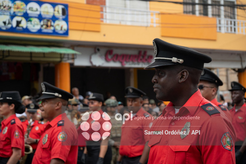 DESFILE CIVICO MILITAR ESMERALDAS