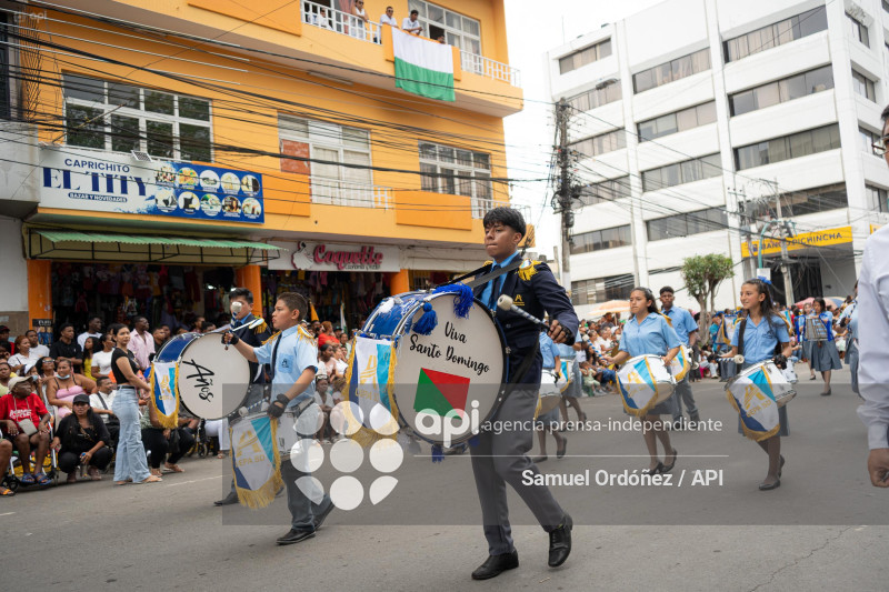 DESFILE CIVICO MILITAR ESMERALDAS