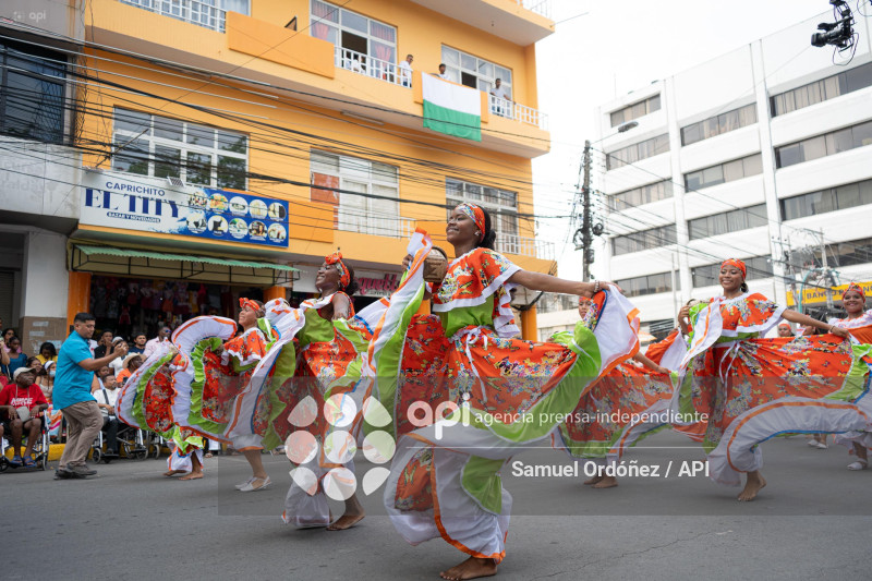 DESFILE CIVICO MILITAR ESMERALDAS