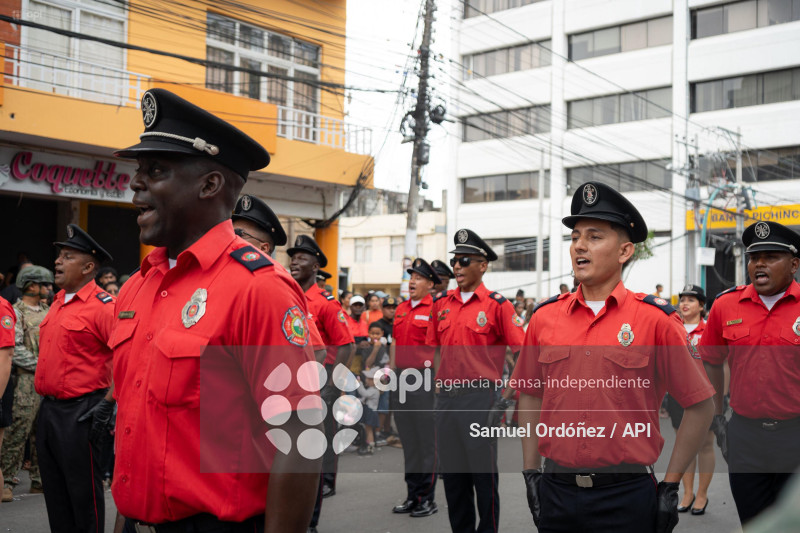 DESFILE CIVICO MILITAR ESMERALDAS