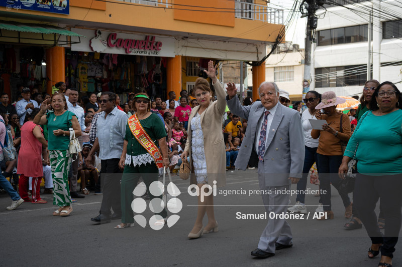 DESFILE CIVICO MILITAR ESMERALDAS