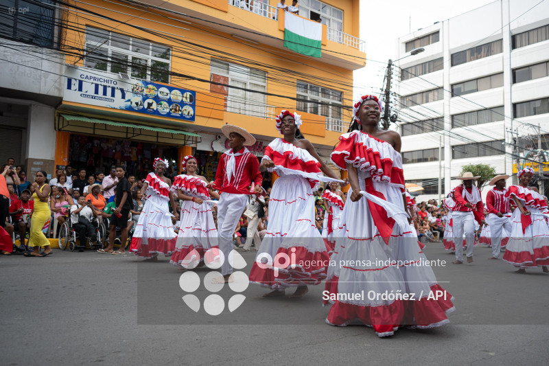 DESFILE CIVICO MILITAR ESMERALDAS