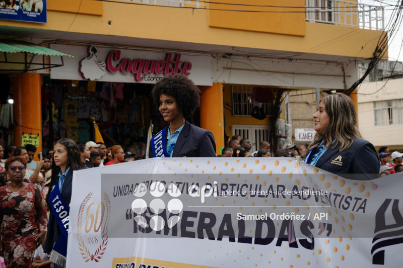DESFILE CIVICO MILITAR ESMERALDAS