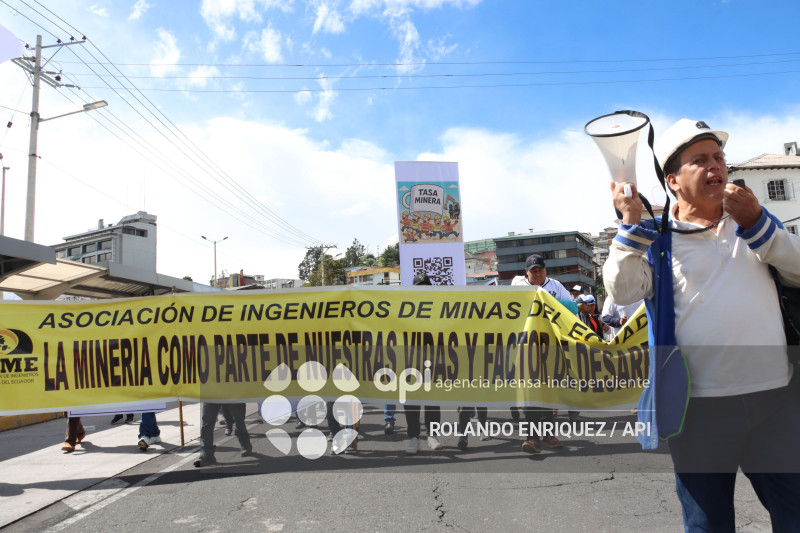 MARCHA MINEROS CONTRA LA TASA MINERA