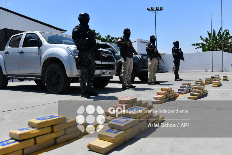 MANTA-DROGA-EL AROMO