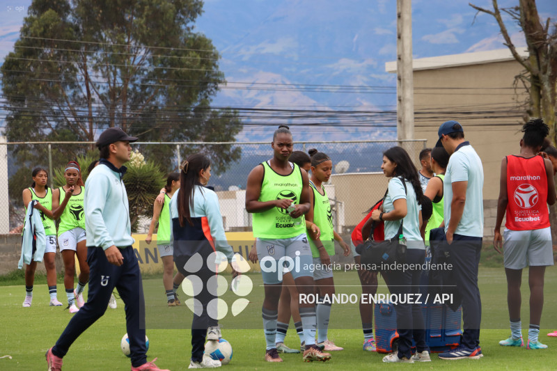 FBL SUPERLIGA FEMENINA CATOLICA VS MACARA