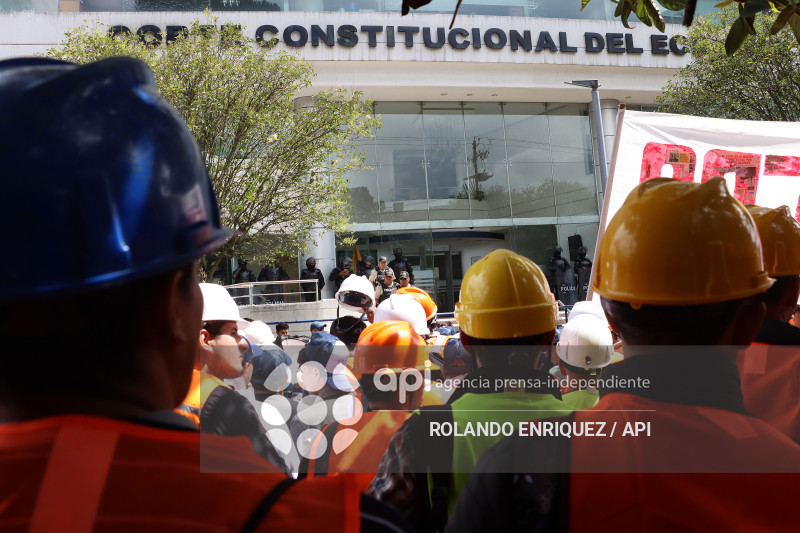 MARCHA MINEROS CONTRA LA TASA MINERA