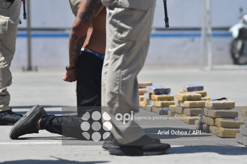 MANTA-DROGA-EL AROMO