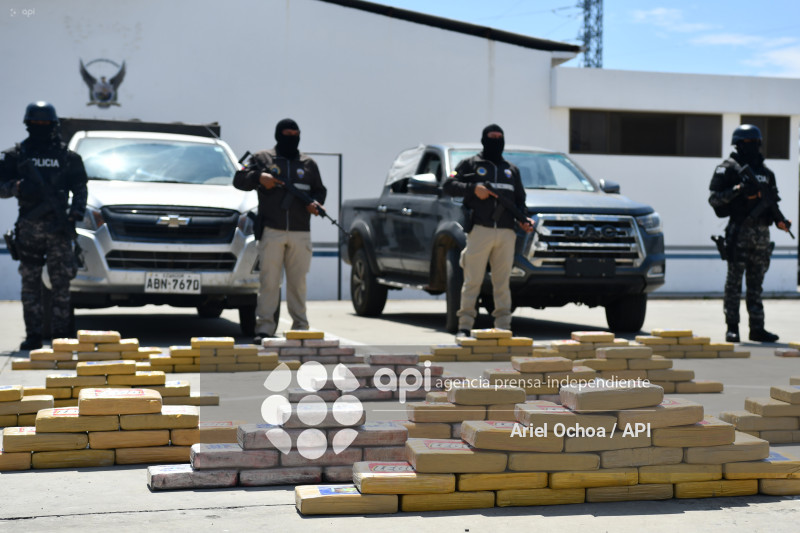 MANTA-DROGA-EL AROMO