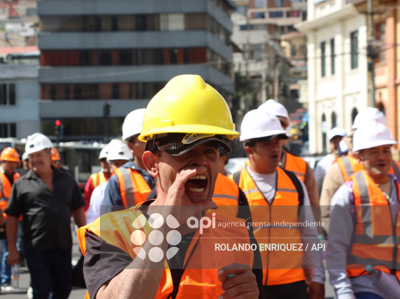 MARCHA MINEROS CONTRA LA TASA MINERA