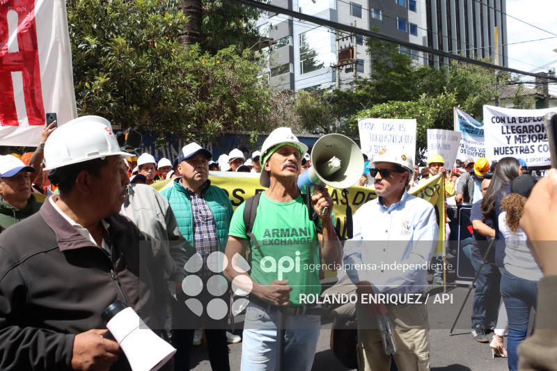 MARCHA MINEROS CONTRA LA TASA MINERA