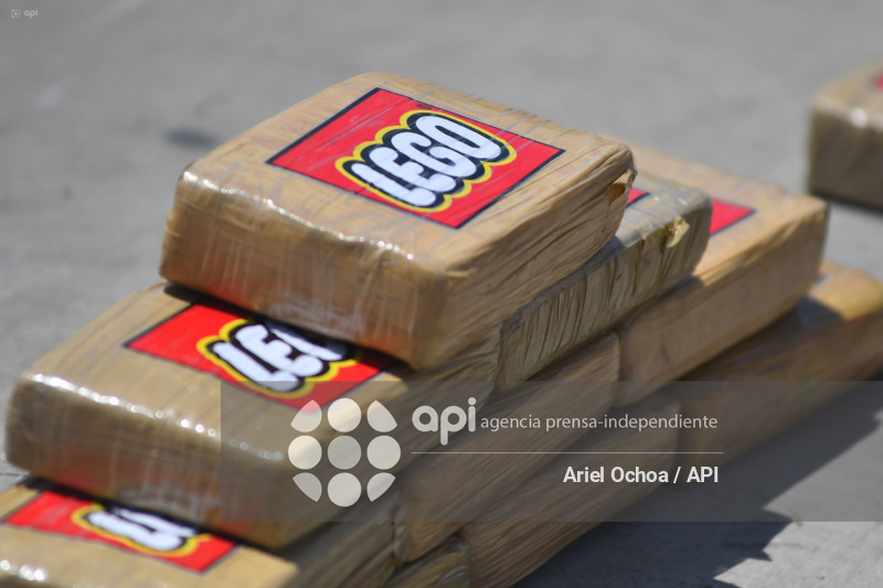 MANTA-DROGA-EL AROMO