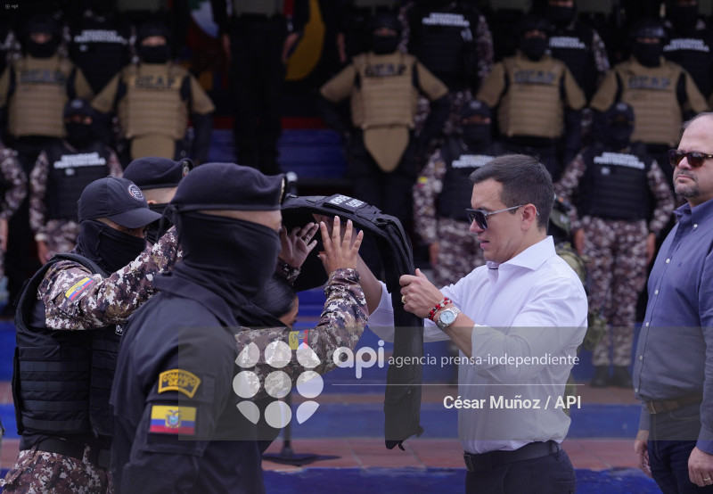 GYE-ENTREGA CHALECOS