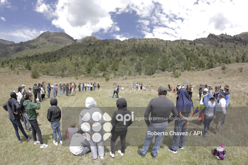 MISA Y RITUALES EN MEMORIA DE FERNANDO VILLAVICENCIO