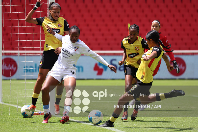 FBL SUPERLIGA FEMENINA LIGA DE QUITO VS BARCELONA