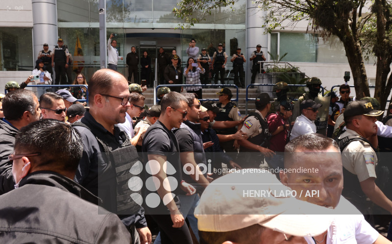 MARCHA CONTRA LA CORTE CONSTITUCIONAL