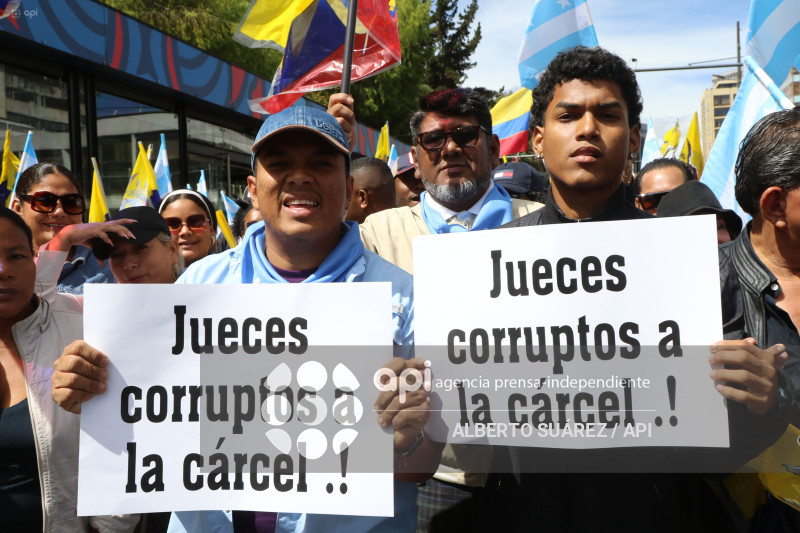 MARCHA PRESIDENTE NOBOA