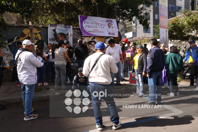 MARCHA CONTRA LA CORTE CONSTITUCIONAL