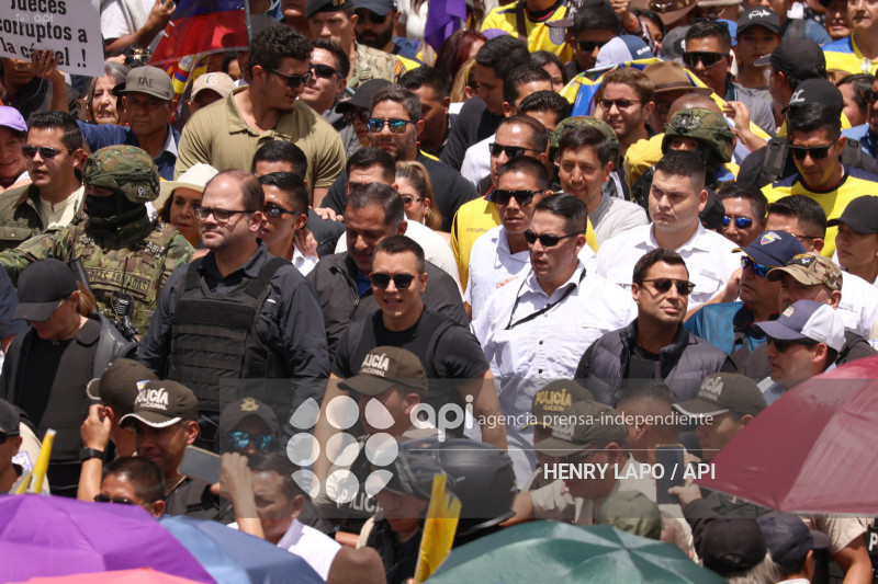 MARCHA CONTRA LA CORTE CONSTITUCIONAL