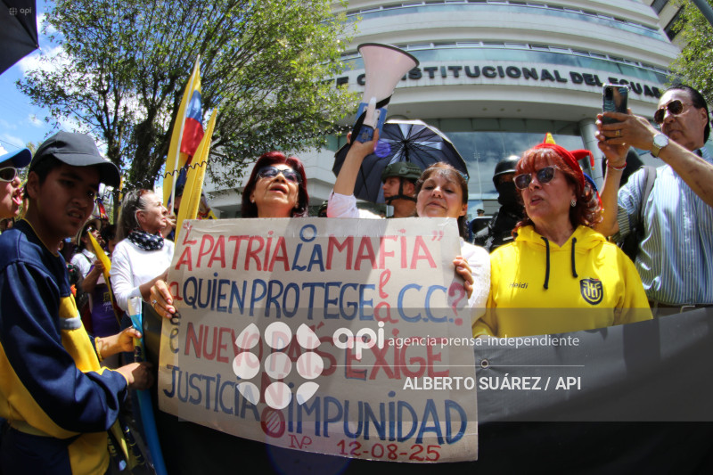 MARCHA PRESIDENTE NOBOA