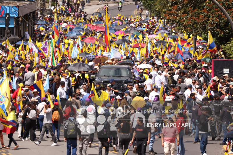 MARCHA CONTRA LA CORTE CONSTITUCIONAL