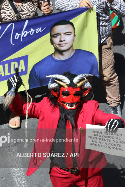 MARCHA PRESIDENTE NOBOA