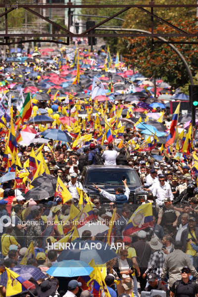 MARCHA CONTRA LA CORTE CONSTITUCIONAL