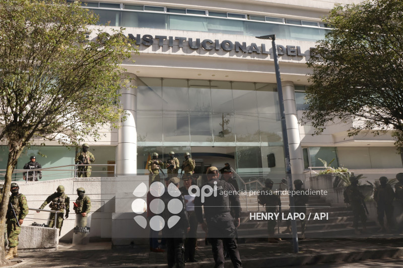 MARCHA CONTRA LA CORTE CONSTITUCIONAL