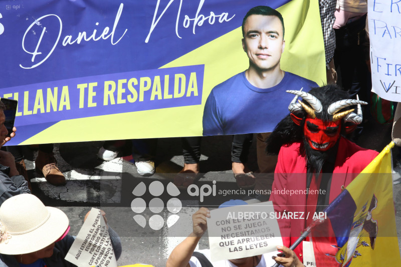 MARCHA PRESIDENTE NOBOA