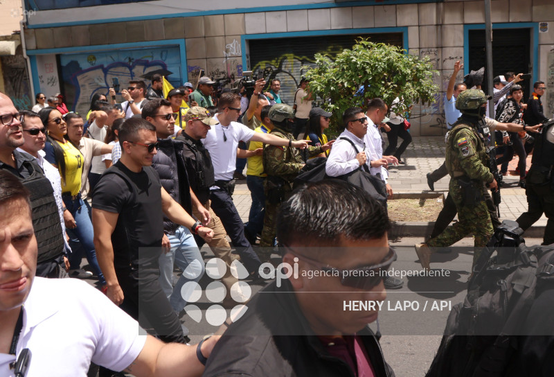 MARCHA CONTRA LA CORTE CONSTITUCIONAL