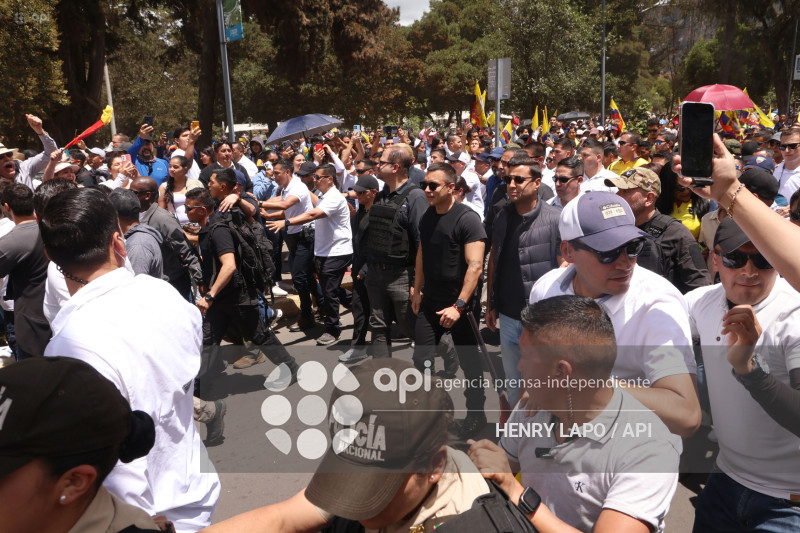 MARCHA CONTRA LA CORTE CONSTITUCIONAL