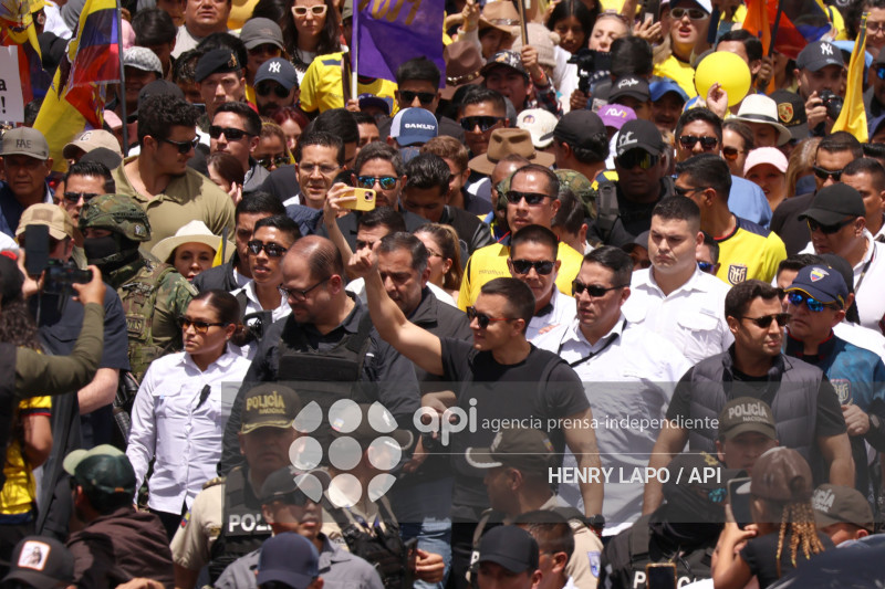 MARCHA CONTRA LA CORTE CONSTITUCIONAL