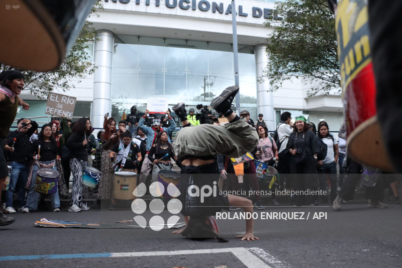 MARCHA ESTUDIANTES Y MOVIMIENTOS SOCIALES