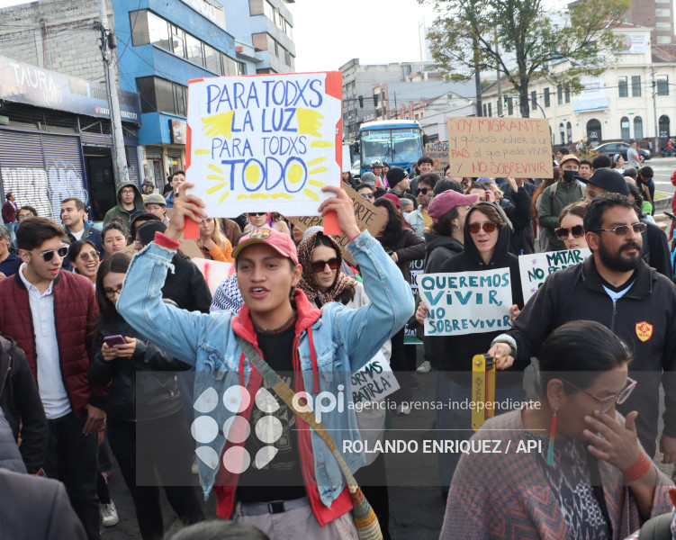 MARCHA ESTUDIANTES Y MOVIMIENTOS SOCIALES