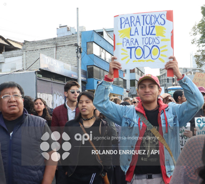 MARCHA ESTUDIANTES Y MOVIMIENTOS SOCIALES