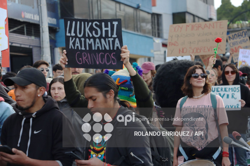MARCHA ESTUDIANTES Y MOVIMIENTOS SOCIALES