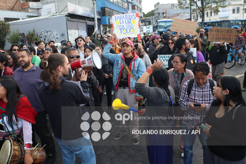 MARCHA ESTUDIANTES Y MOVIMIENTOS SOCIALES