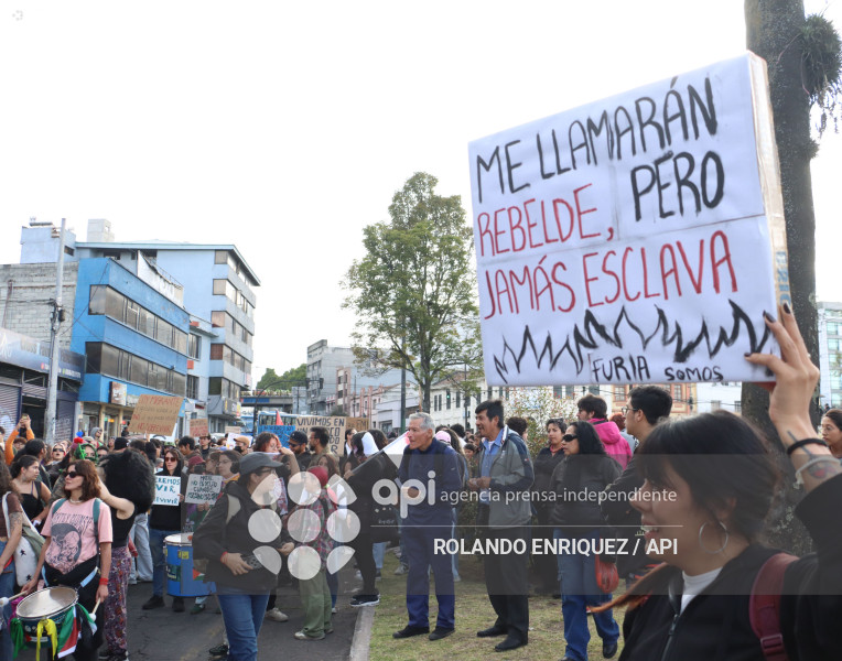 MARCHA ESTUDIANTES Y MOVIMIENTOS SOCIALES