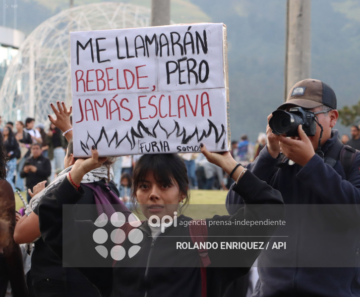 MARCHA ESTUDIANTES Y MOVIMIENTOS SOCIALES