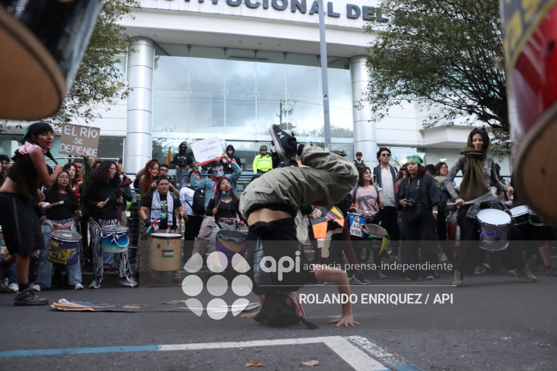 MARCHA ESTUDIANTES Y MOVIMIENTOS SOCIALES