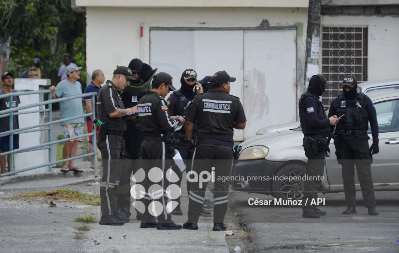 GYE-BOMBA EN ESCUELA