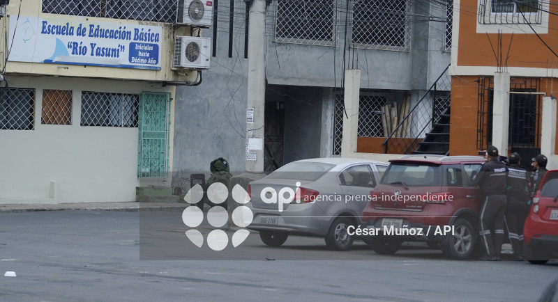 GYE-BOMBA EN ESCUELA