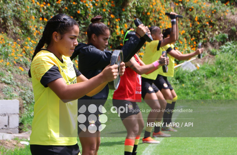 FBL SUPERLIGA FEMENINA    CATOLICA VS  BARCELONA