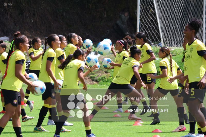 FBL SUPERLIGA FEMENINA    CATOLICA VS  BARCELONA