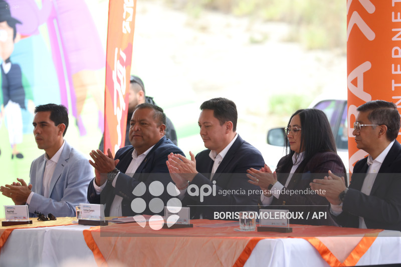 CUENCA-FIRMA CONTRATO-PLANTA TRATAMIENTO GUANGARCUCHO