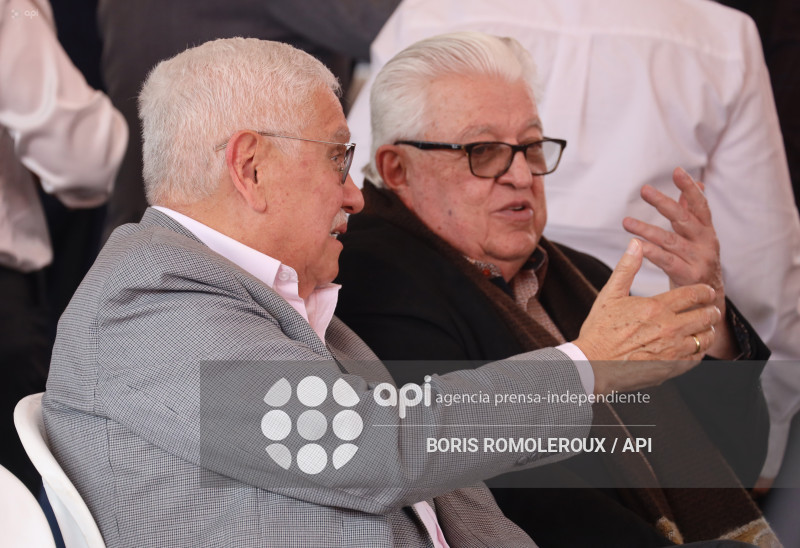 CUENCA-FIRMA CONTRATO-PLANTA TRATAMIENTO GUANGARCUCHO